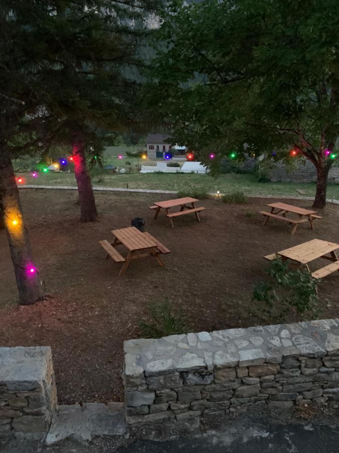 לינה וארוחת בוקר Quezac  La Voutee 5 Epis Avec Bain Finlandais Prive Au Manoir Du Charme Gorges Du Tarn מראה חיצוני תמונה